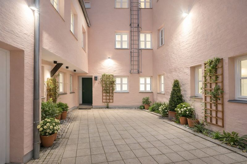 Denkmalgeschütztes Altbaujuwel mit 12 Wohneinheiten - sanierter Zustand & zentrale Innenstadtlag
